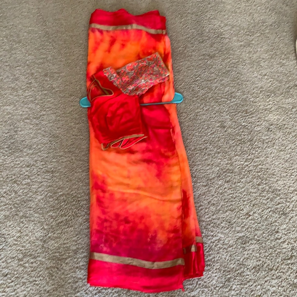 Ready to ship ,Beautiful red yellow shade saree.